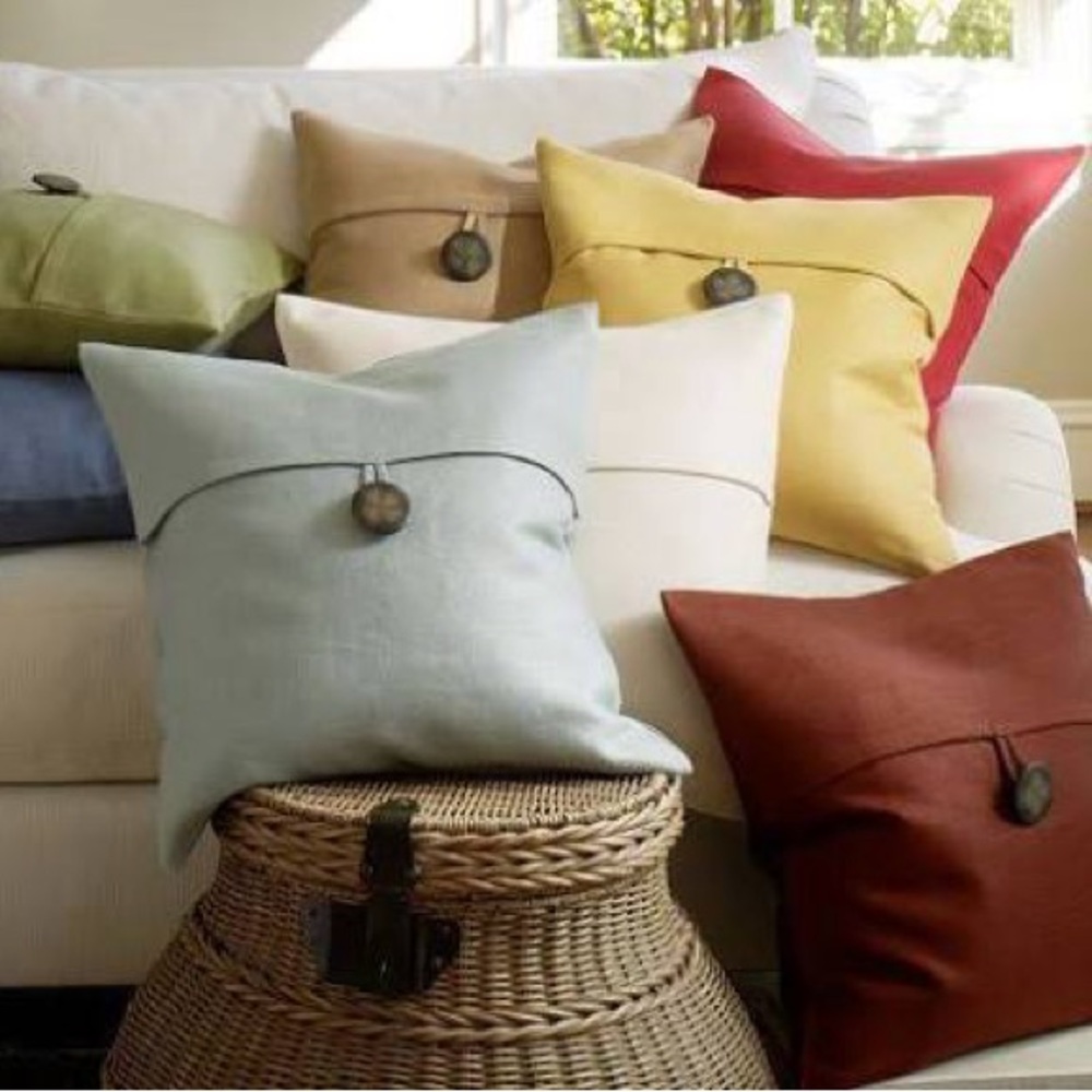NWT Pottery Barn Linen Pillow Cover with Button